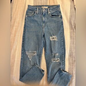 Levi’s High Waisted Mom Jean Light Blue Wash Women's size 26
